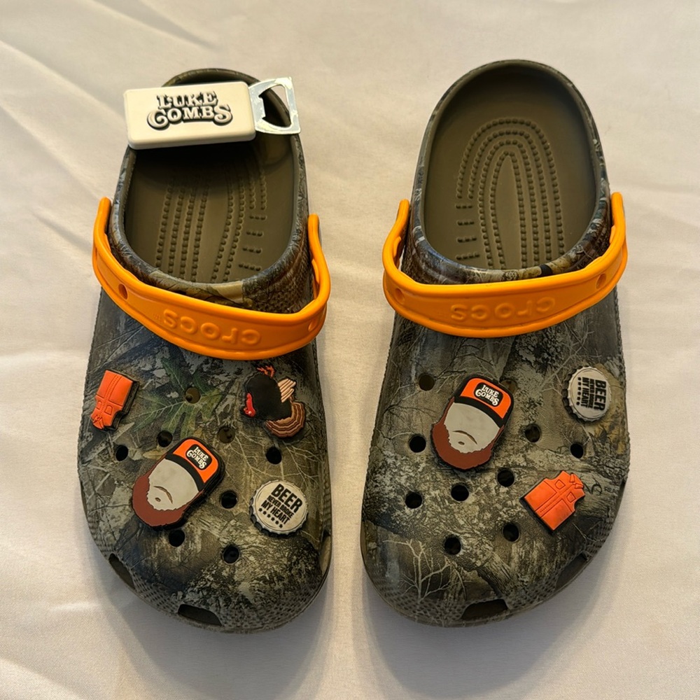 Luke Combs Size 8 Crocs Realtree camo. First edition 2019